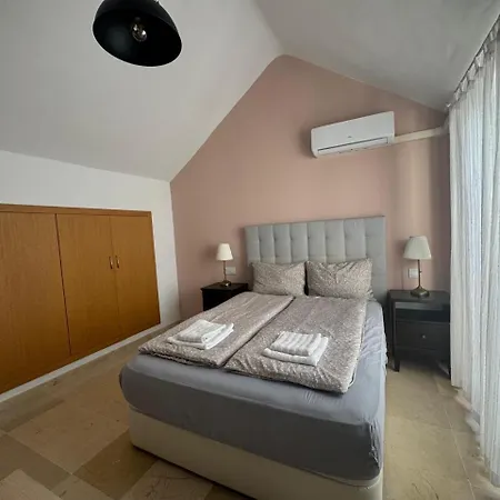 Casa Rosa Nova Marbella